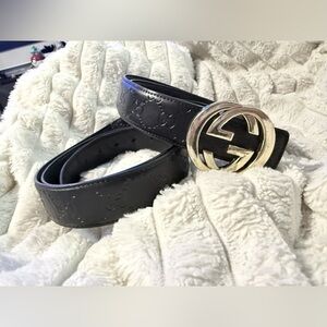 Gucci Black Belt with Gold Emblem Buckle